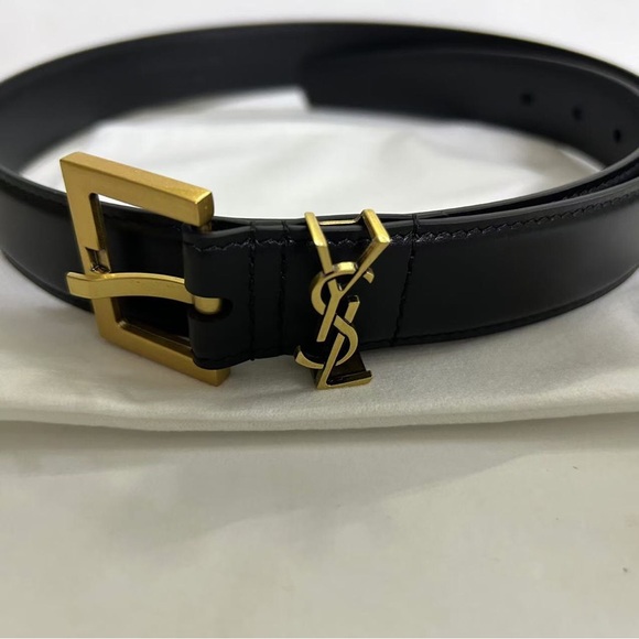Yves Saint Laurent Elegant Black Belt with Gold Accents - Picture 2 of 6